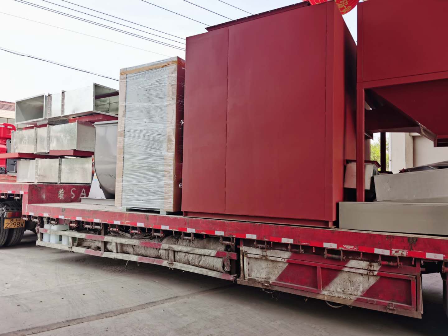 【揚(yáng)州綠之源環(huán)?！?0000m3/h風(fēng)量活性炭吸附+催化燃燒裝置裝車發(fā)貨